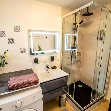 Apartment SPACIEUX Appart Jacuzzi Terrasse Parking 10min port d'Honfleur Plage Honfleur